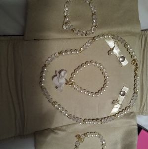 Pearl necklace, earrings and bracelet set